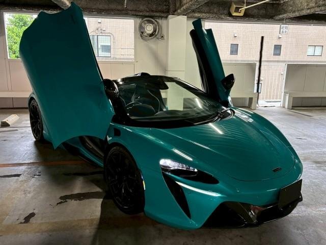 2024 McLaren Artura