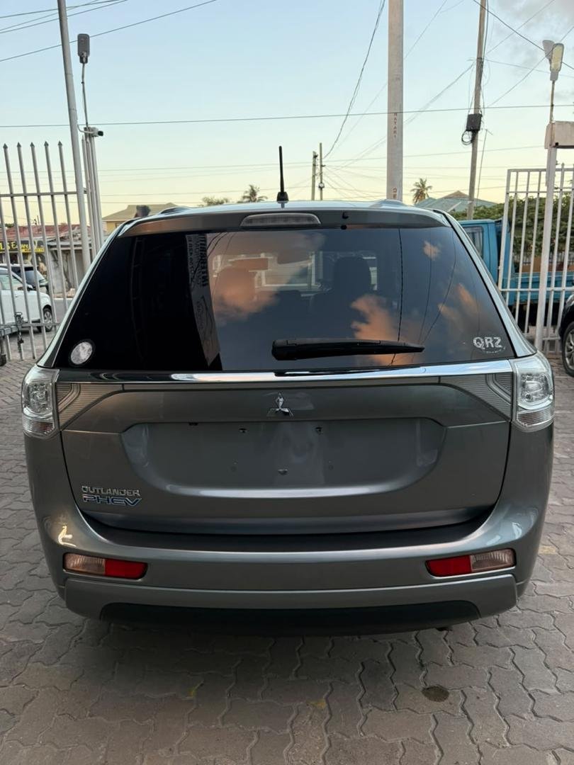 2014 Mitsubishi Outlander PHEV