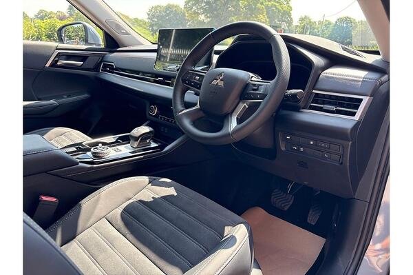 2026 Mitsubishi Outlander PHEV