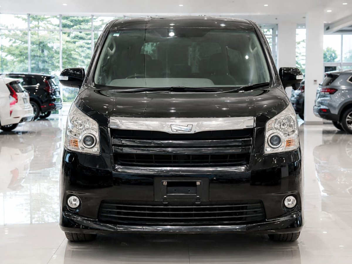 2009 Toyota Noah Petrol
