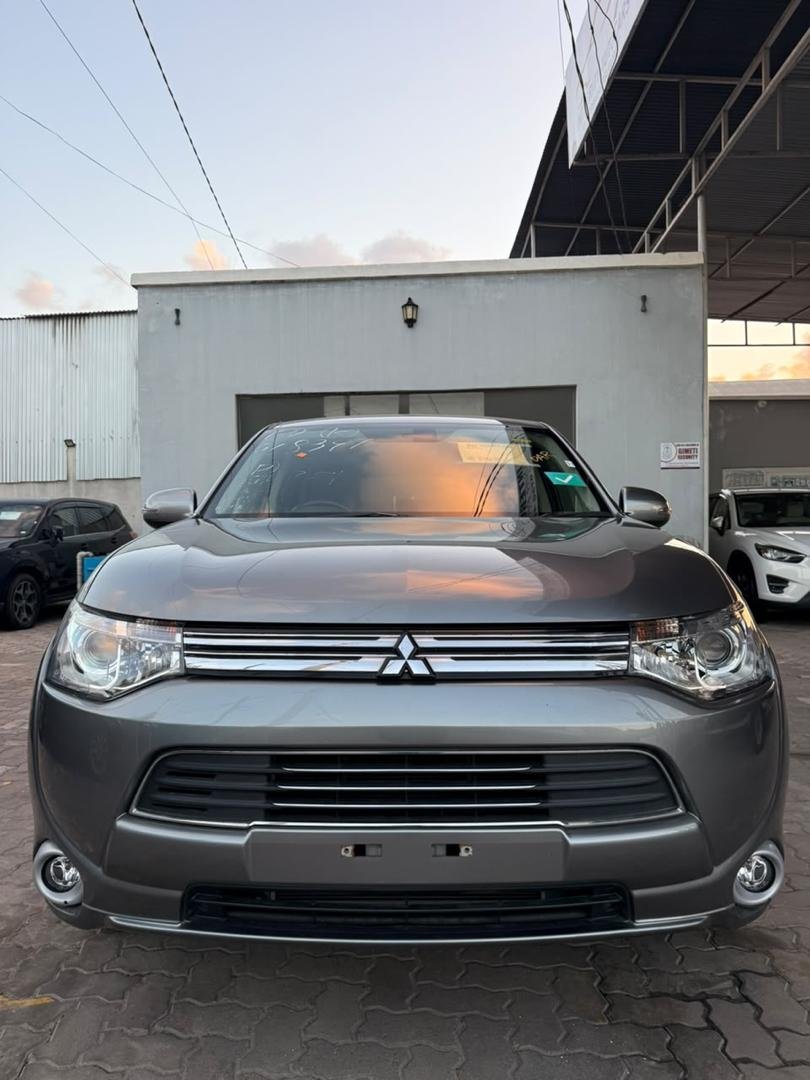 2014 Mitsubishi Outlander PHEV