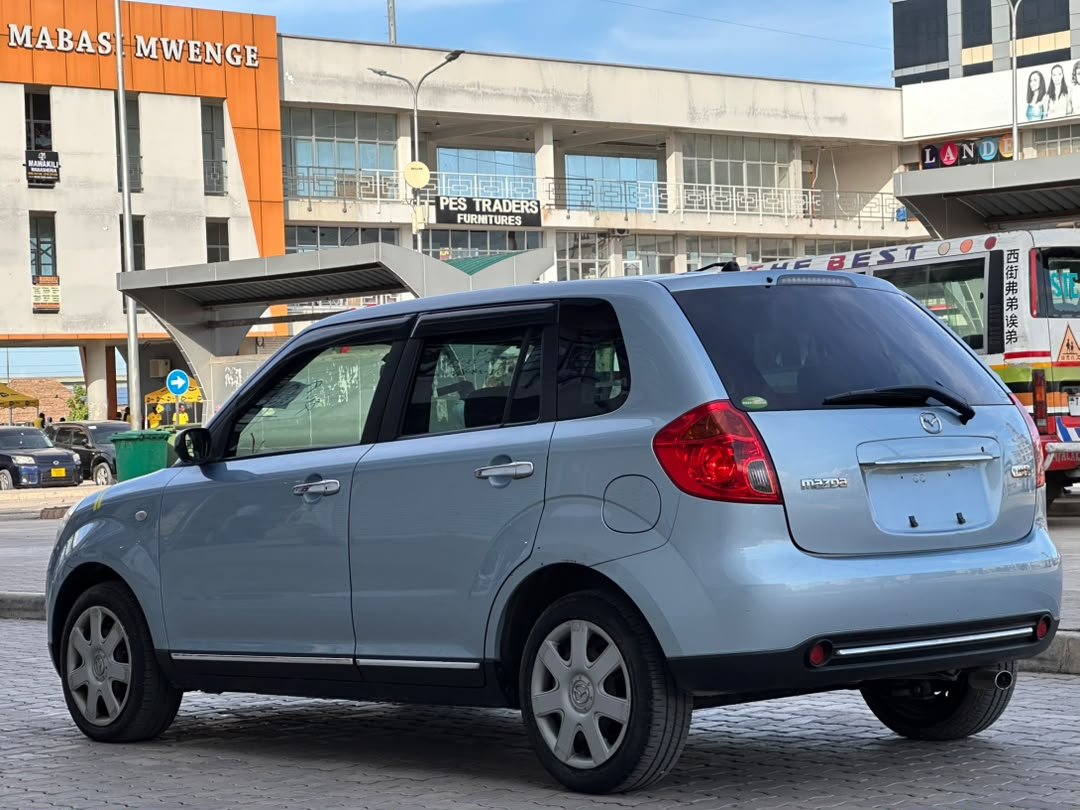 2009 Mazda Verisa