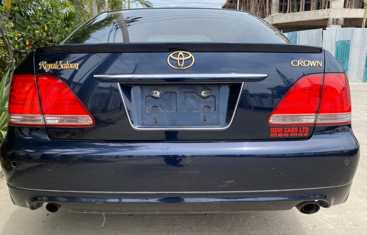 2004 Toyota Crown