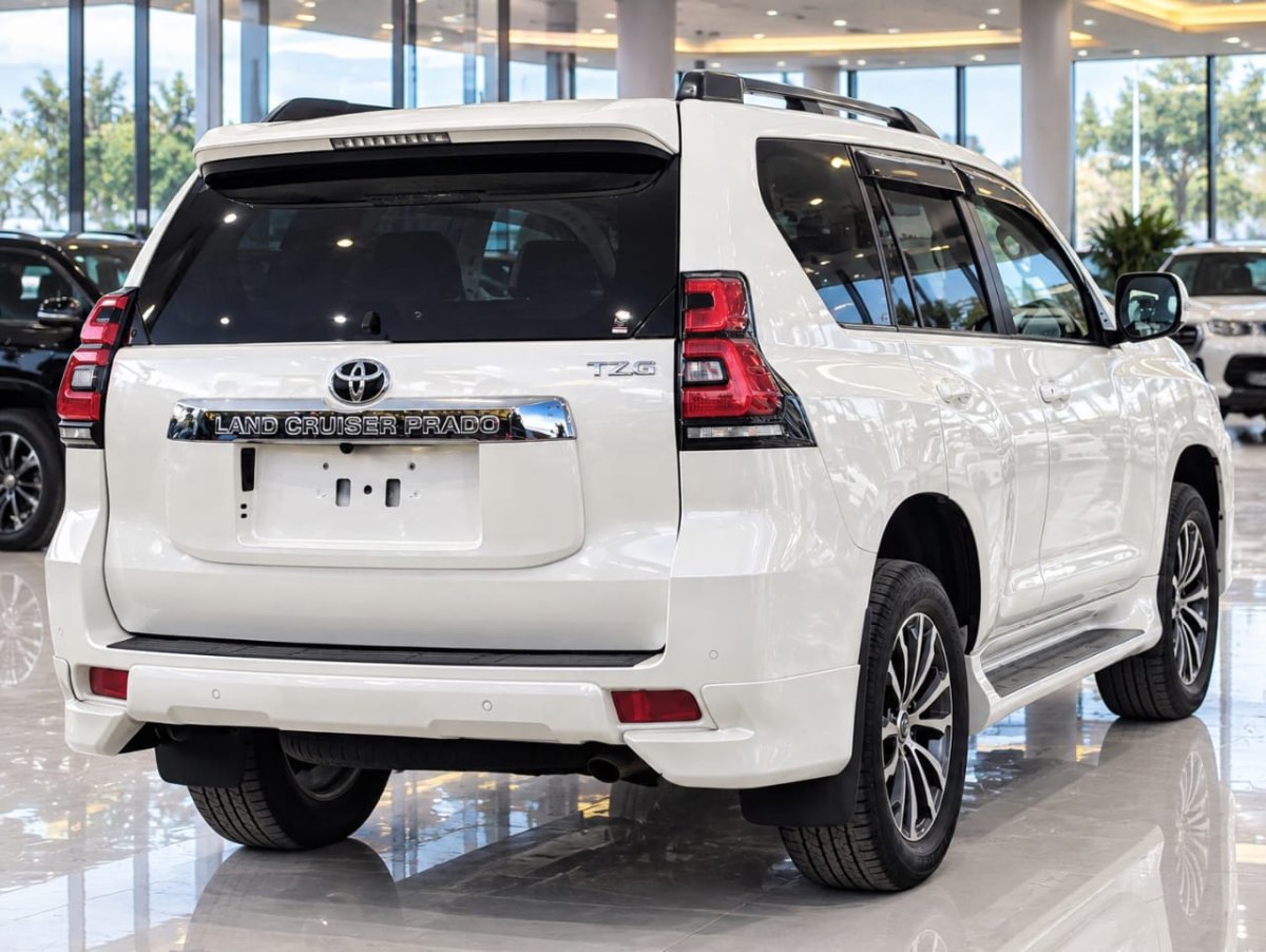 2021 Toyota LAND CRUISER PRADO
