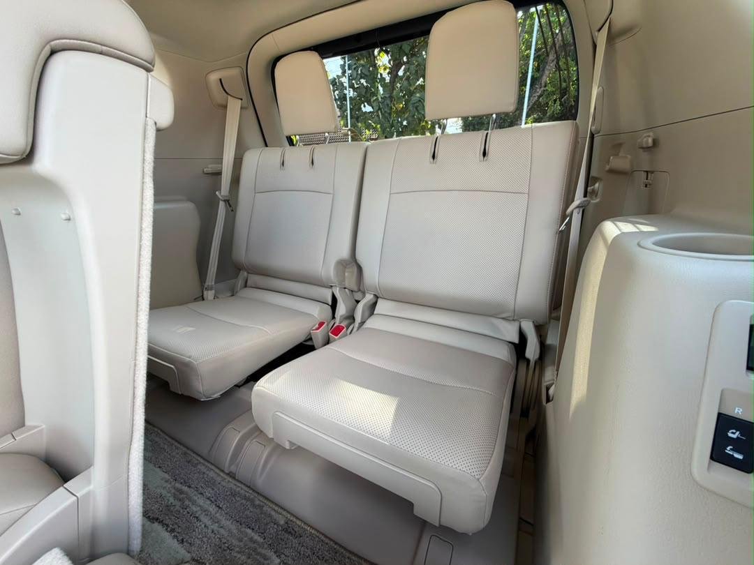 2023 Toyota LAND CRUISER PRADO
