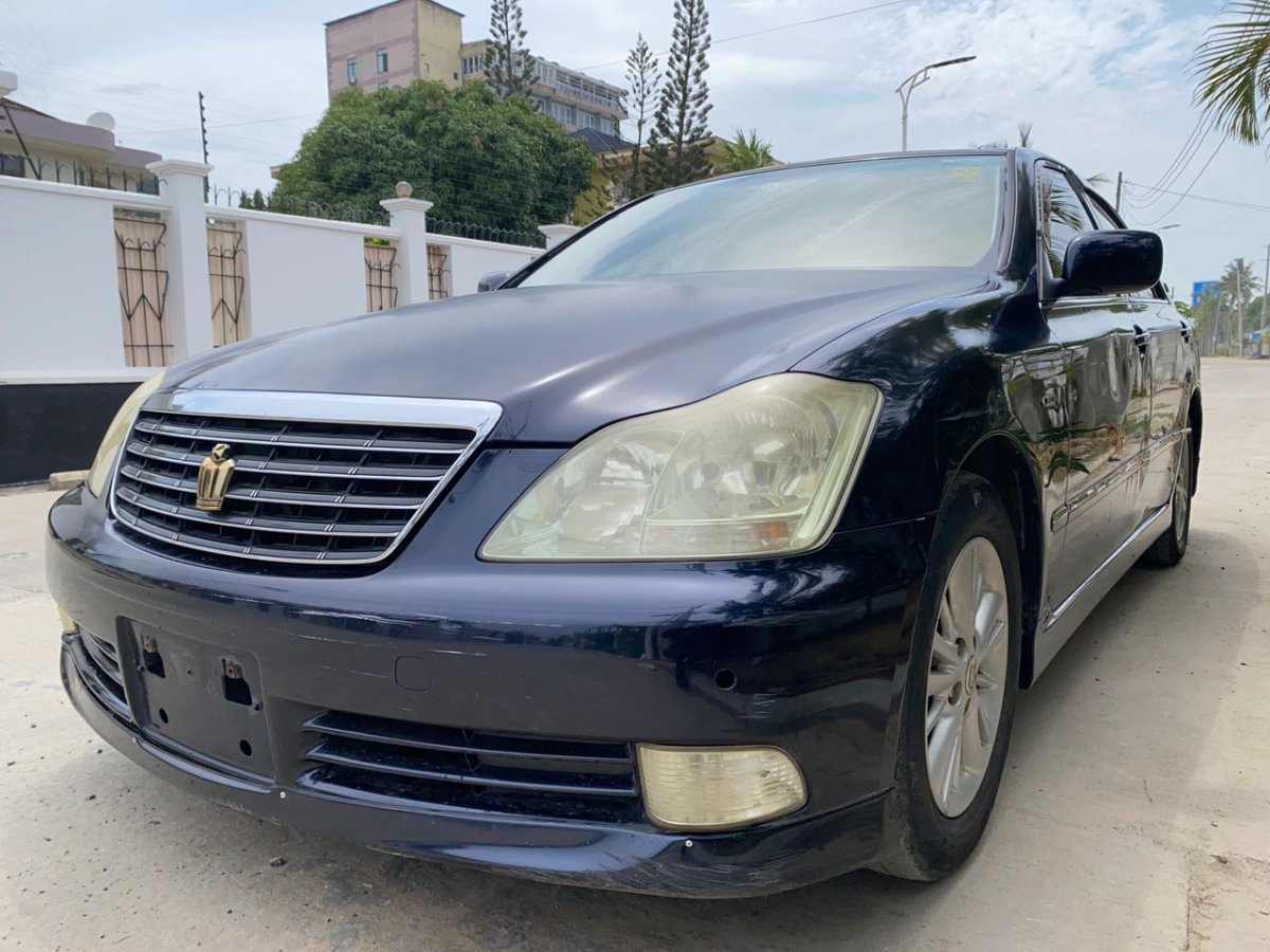 2004 Toyota Crown