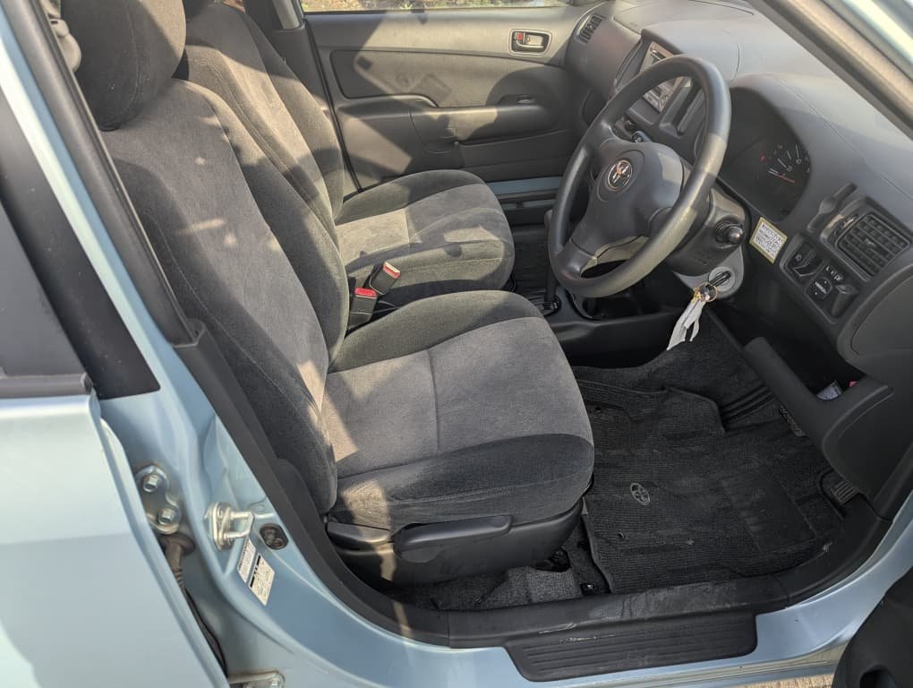 2003 Toyota SUCCEED