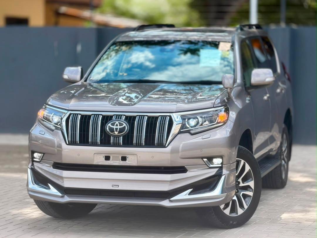 2023 Toyota LAND CRUISER PRADO