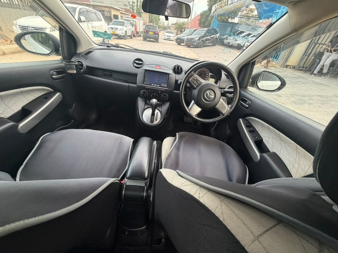 2013 Mazda DEMIO