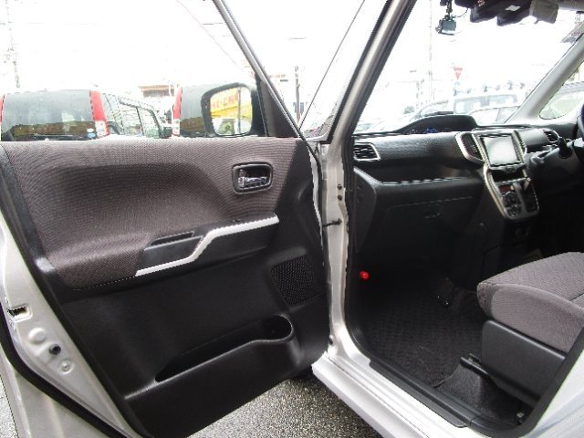 2017 Mitsubishi DELICA D:2