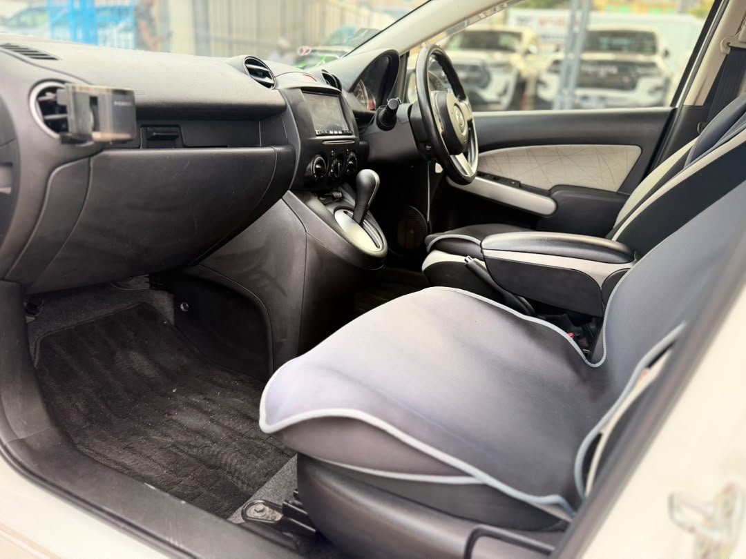 2013 Mazda DEMIO
