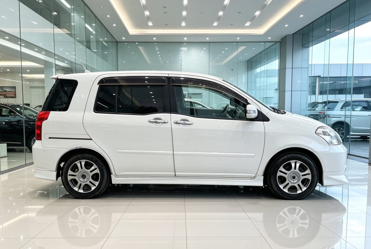 2004 Toyota RAUM