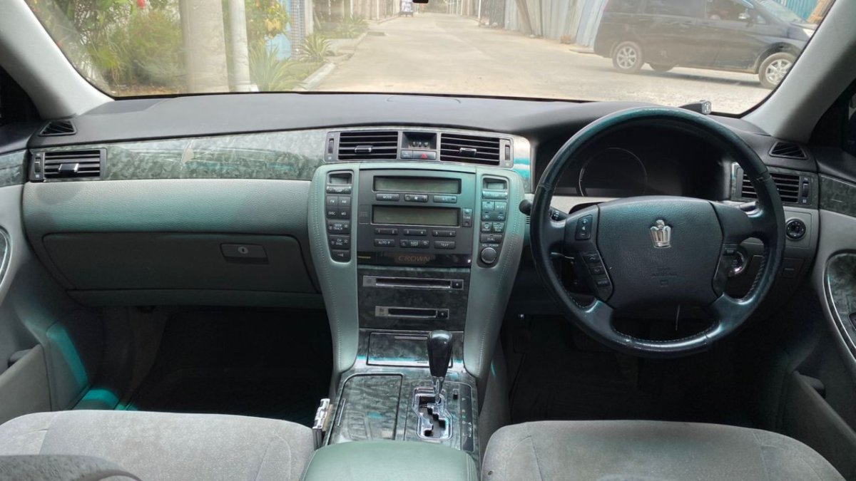 2004 Toyota Crown