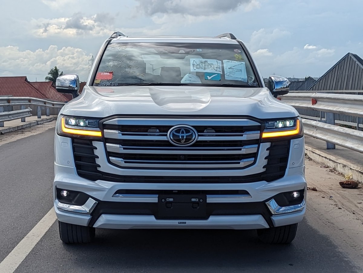 2024 Toyota Land Cruiser Petrol
