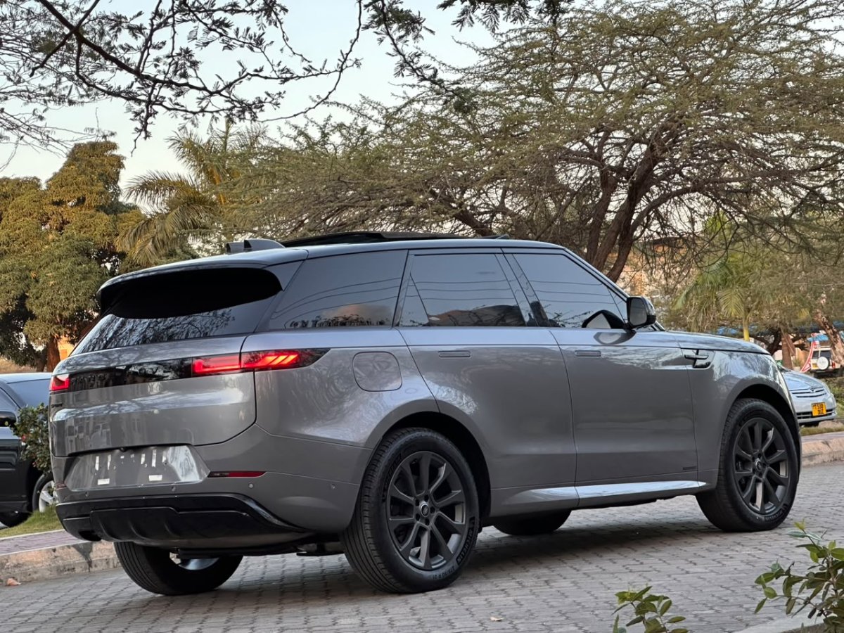 2025 Land Rover Range Rover Sport