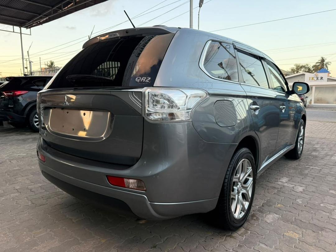 2014 Mitsubishi Outlander PHEV