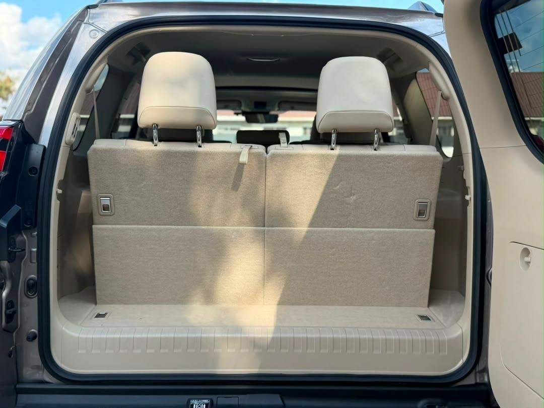 2023 Toyota LAND CRUISER PRADO