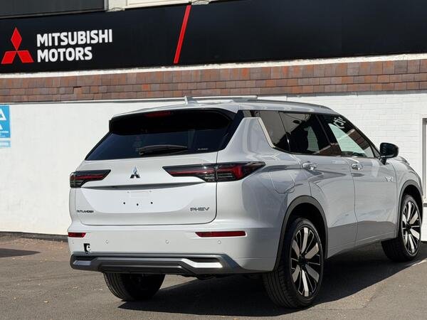 2026 Mitsubishi Outlander PHEV