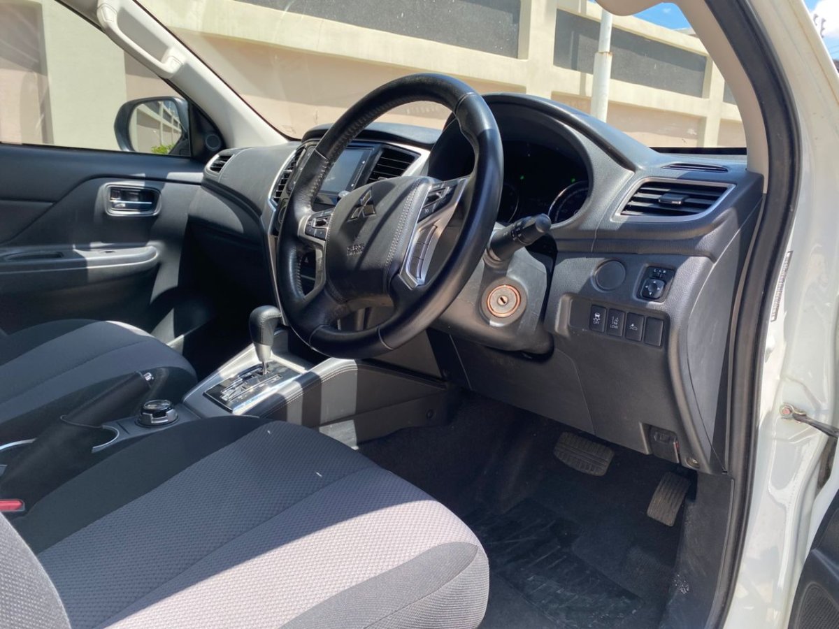 2022 Mitsubishi TOWN BOX